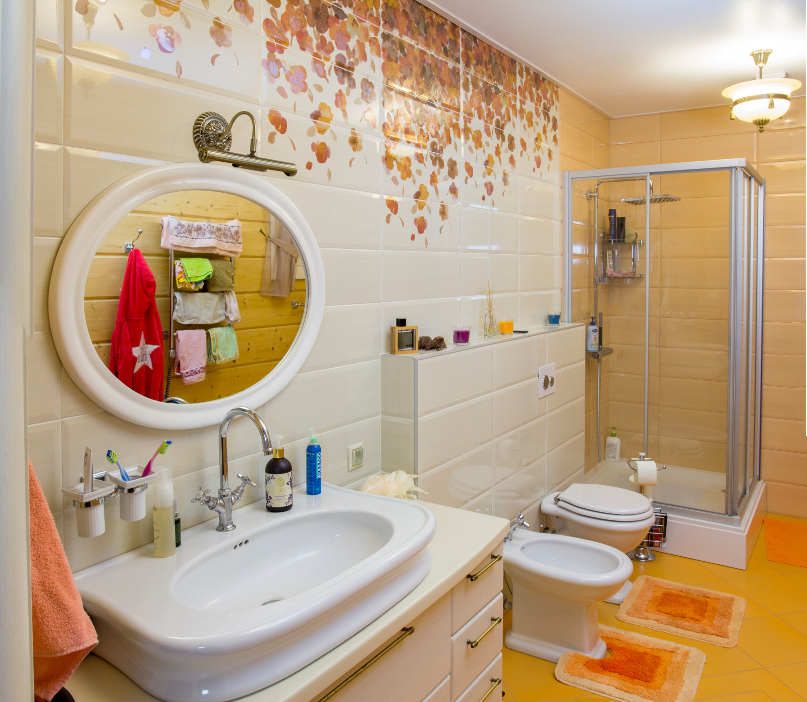 Дом из кирпича в Охтинском парке