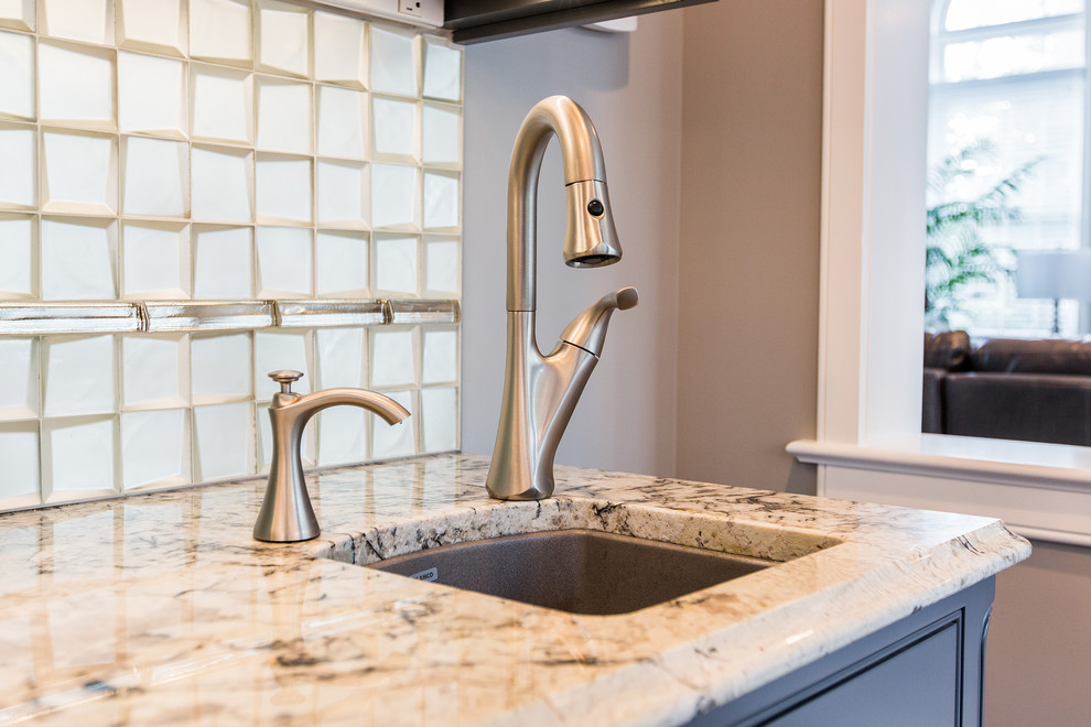 Home design - transitional home design idea