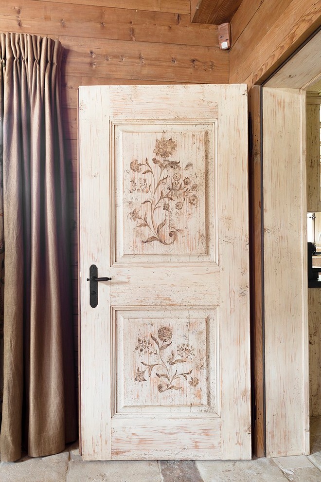 Home design - rustic home design idea in Denver