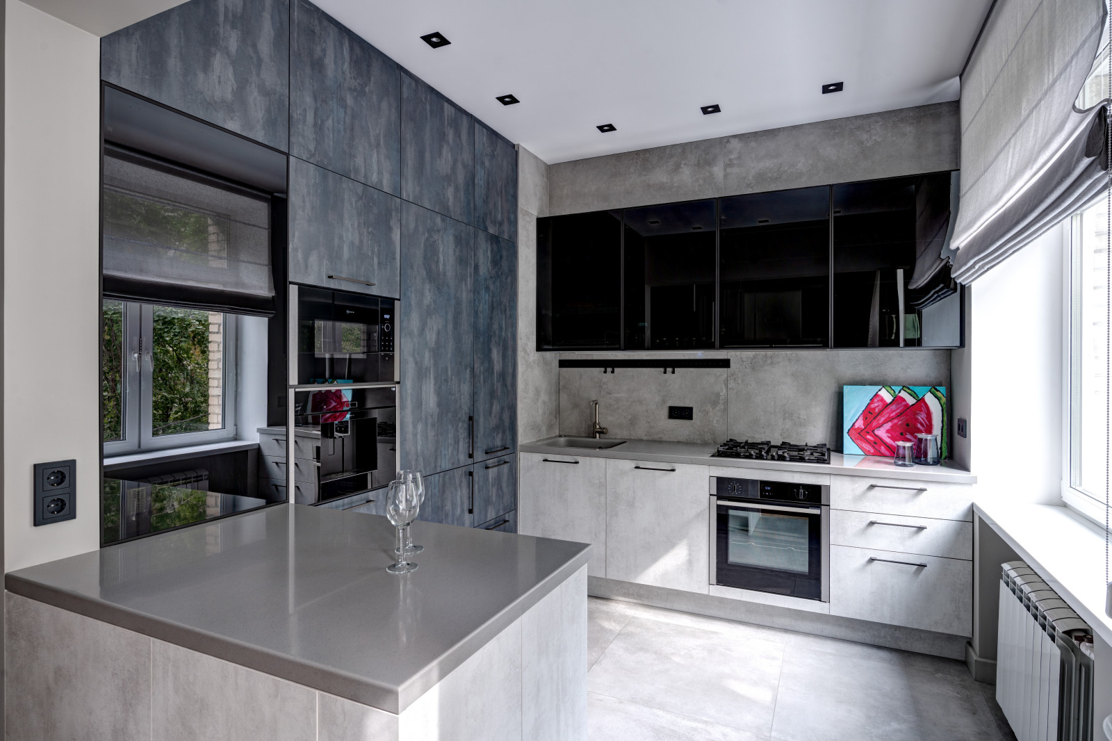 "Смокинг". Квартира на наб. Т. Шевченко