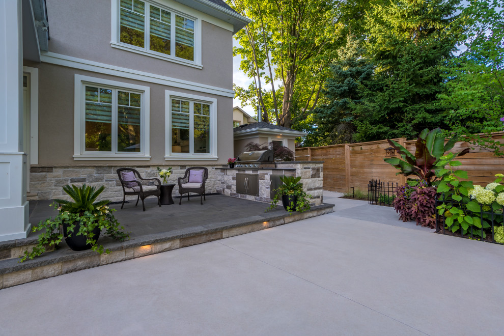 This is an example of a mid-sized transitional landscaping in Toronto.