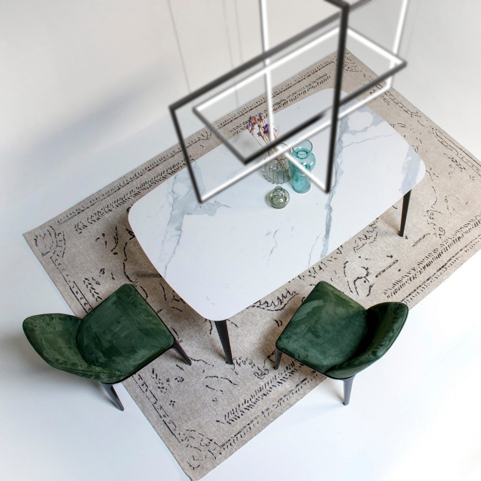 Обеденный стол