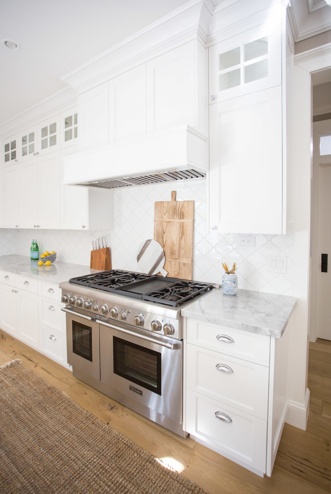 Transitional kitchen photo in Phoenix