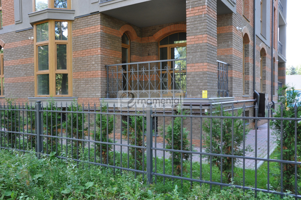 Балконы, ворота и балюстрады для многоквартирного дома