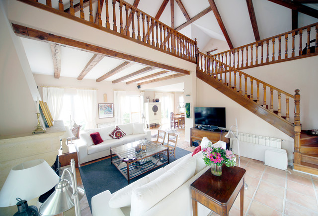 HOGAR mediterranean-living-room