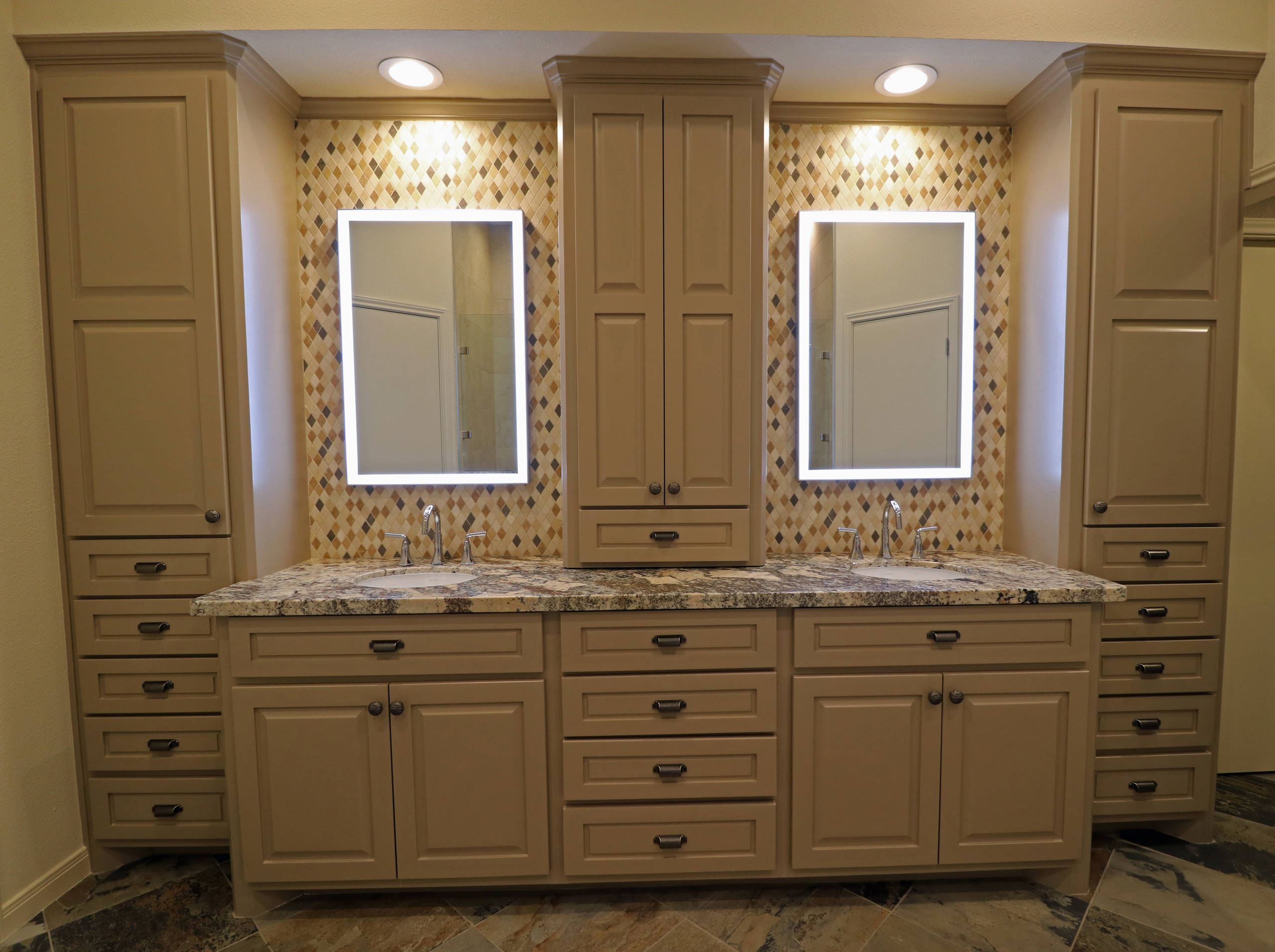 Huckleberry - Master Bathroom Suite