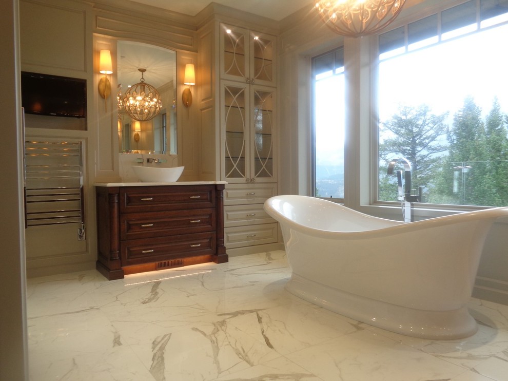 Bathroom - transitional bathroom idea in Calgary