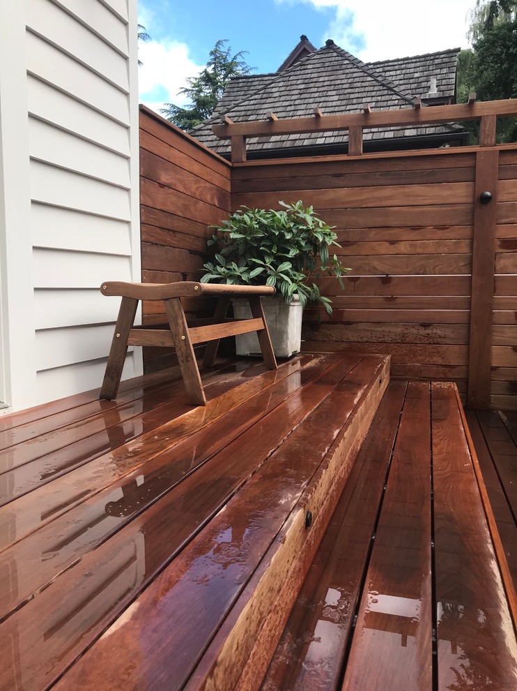 Deck - traditional deck idea in Seattle