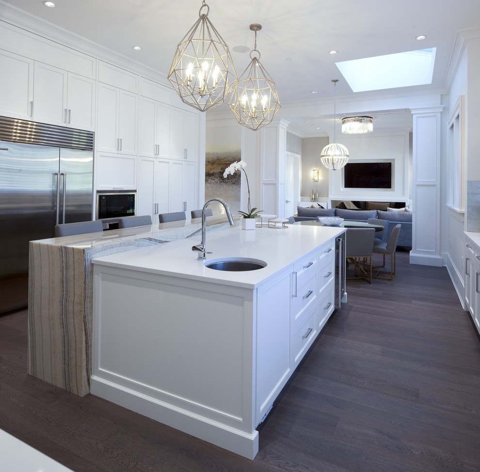 Transitional kitchen photo in Orlando
