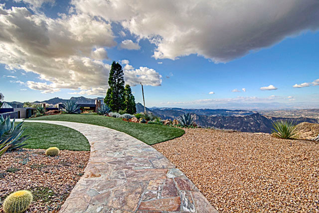 Rancho Cielo contemporary-garden