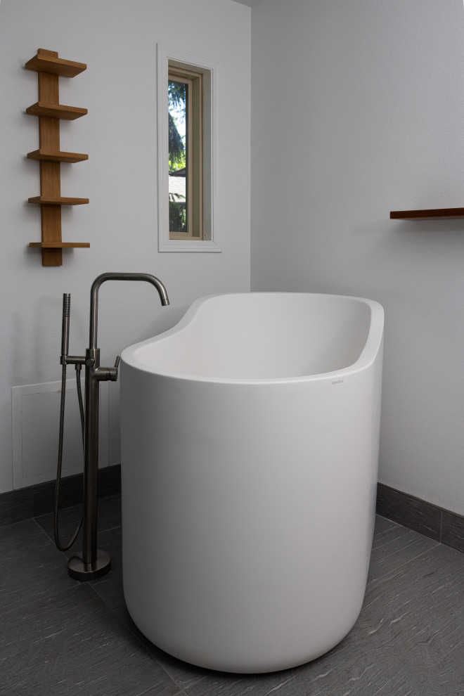 North Seattle | Modern Japanese Style Bathroom