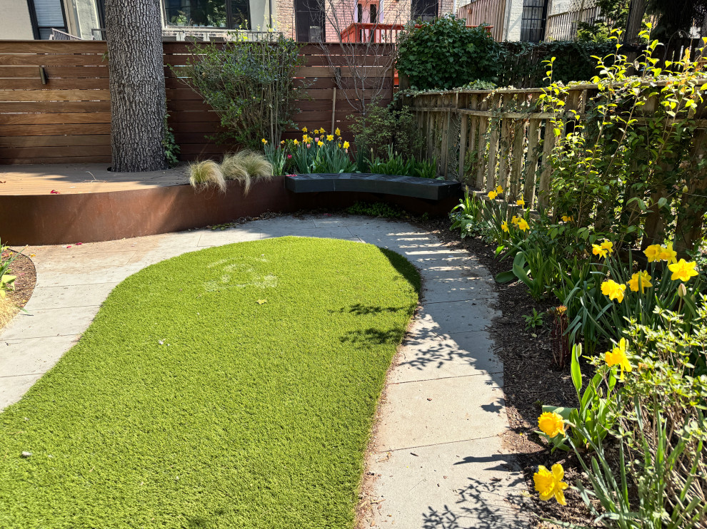 Park Slope curvy garden