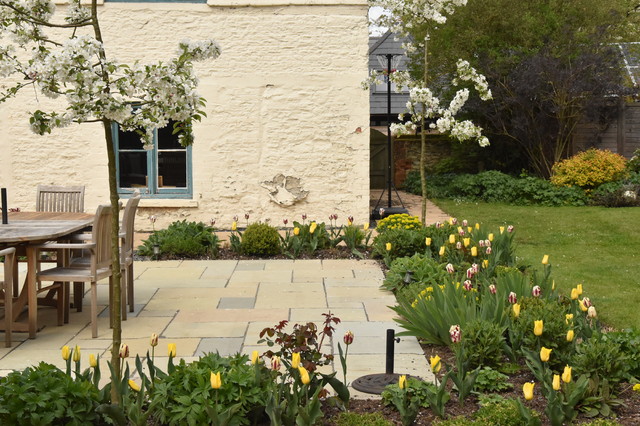 Graces Farm courtyard