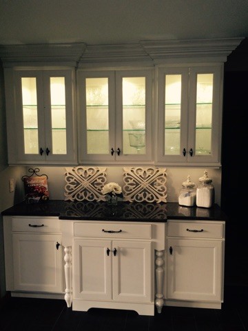Transitional kitchen photo in Orlando