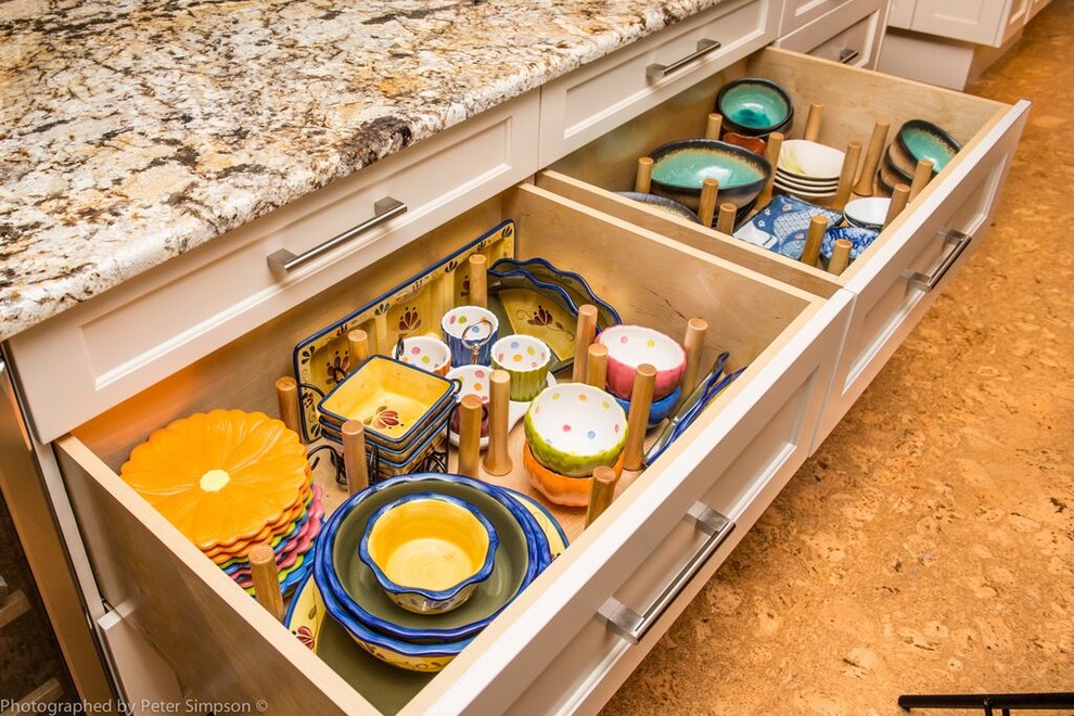 Example of a transitional kitchen design in Miami