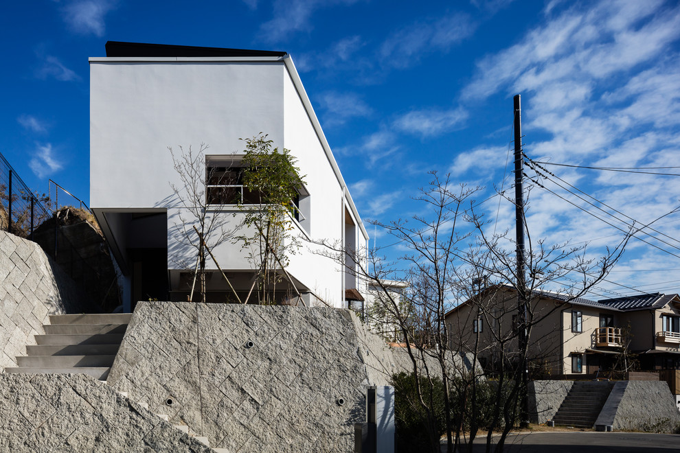 横浜にあるコンテンポラリースタイルのおしゃれな住まいの写真