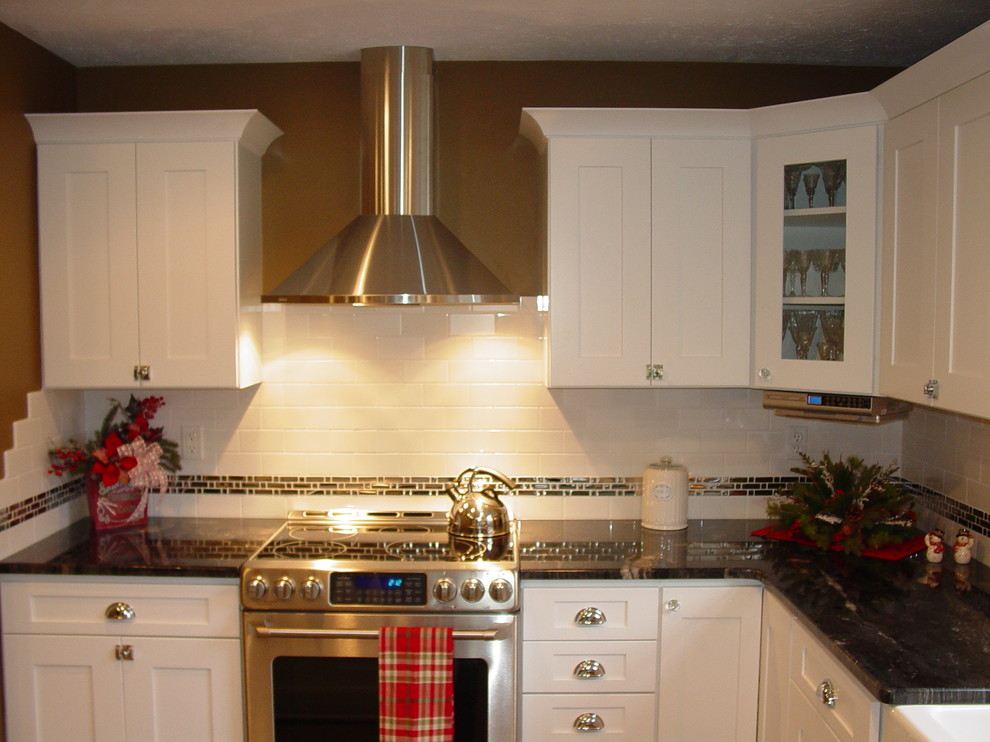 Example of a transitional kitchen design in Cleveland