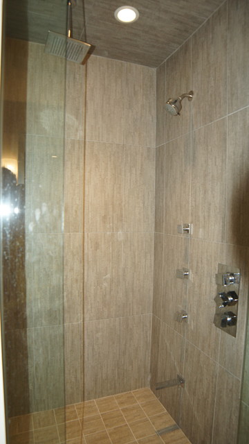 Oakbrook Kitchen & Baths trendy-badevaerelse