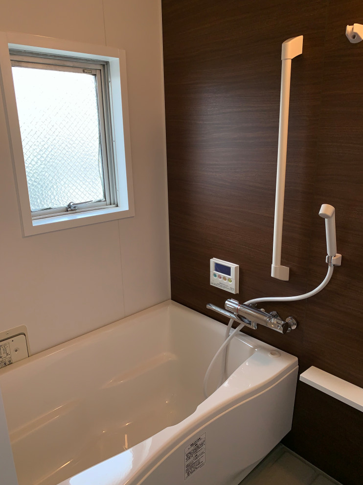 福岡にあるおしゃれな浴室の写真