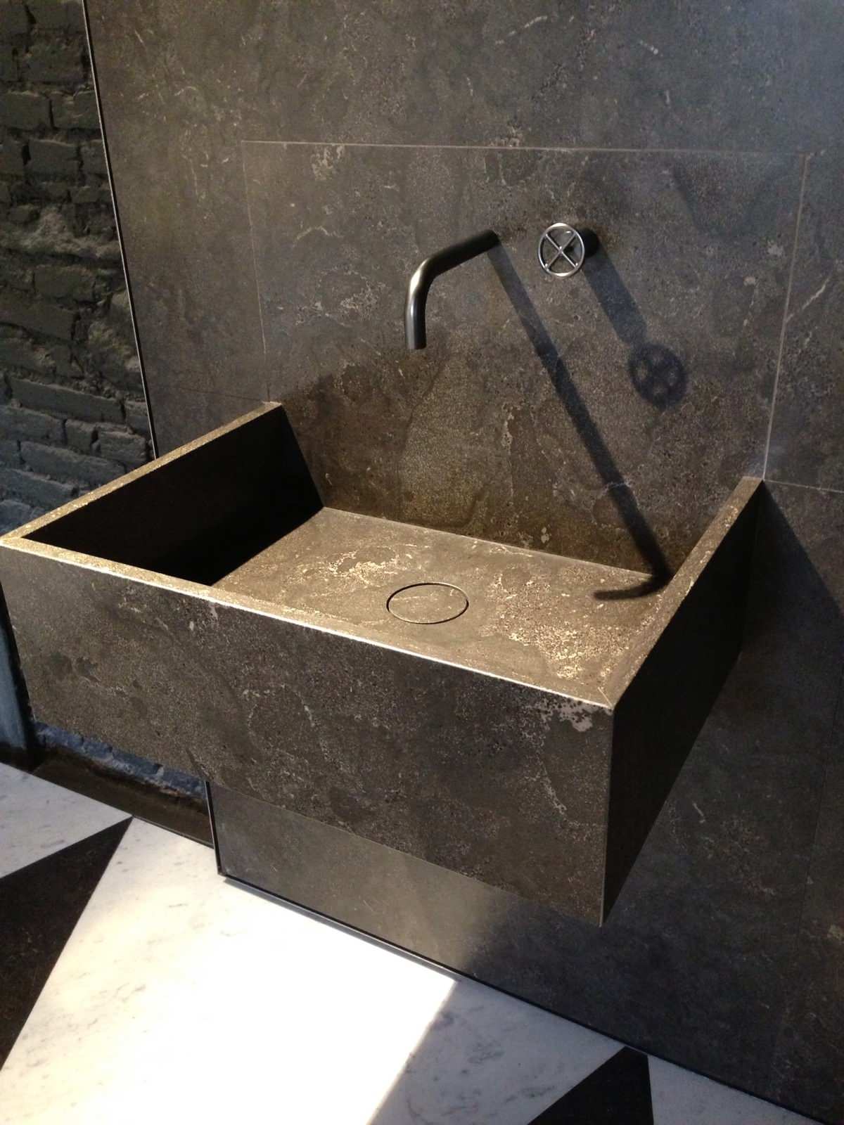 Кемень, керамика.