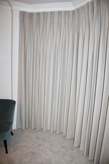 Elegant, Neutral Curtains trendy-dagligstue