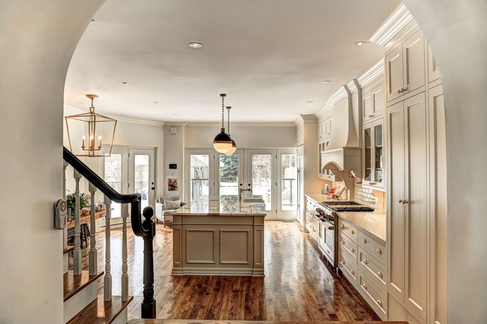 Home design - transitional home design idea in Toronto