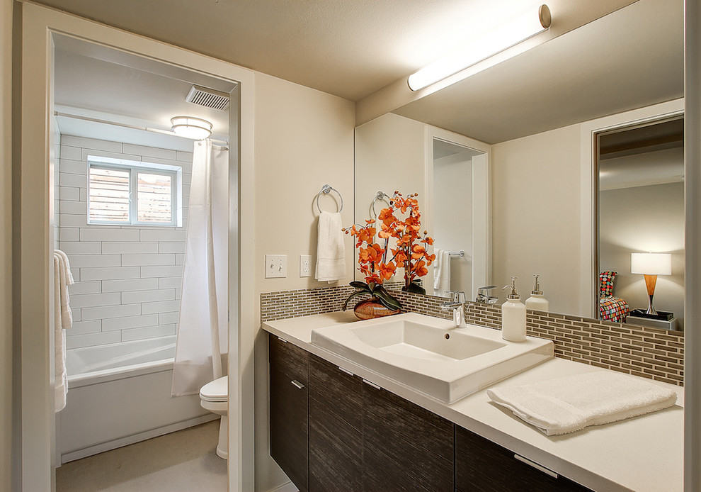 Example of a transitional bathroom design in Seattle