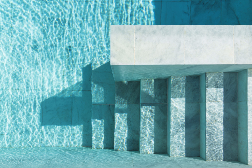Design ideas for a modern pool in Valencia.