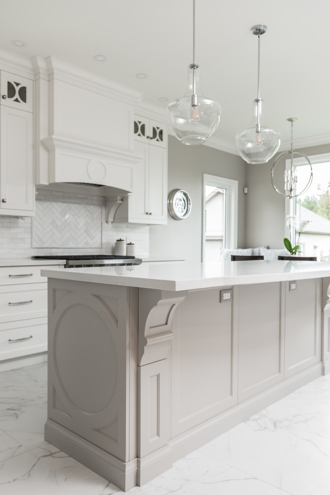 Transitional kitchen photo in Toronto