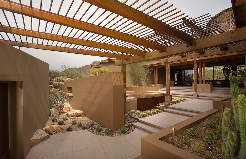 Inspiration for a contemporary patio in Phoenix.