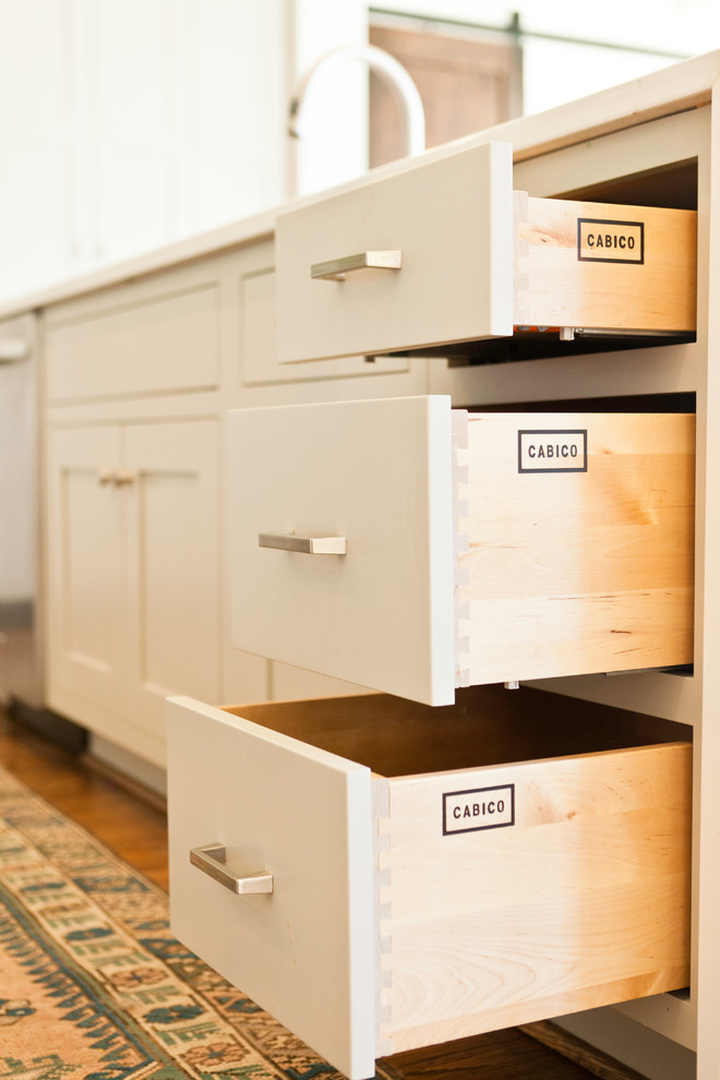 Transitional kitchen photo in Charlotte