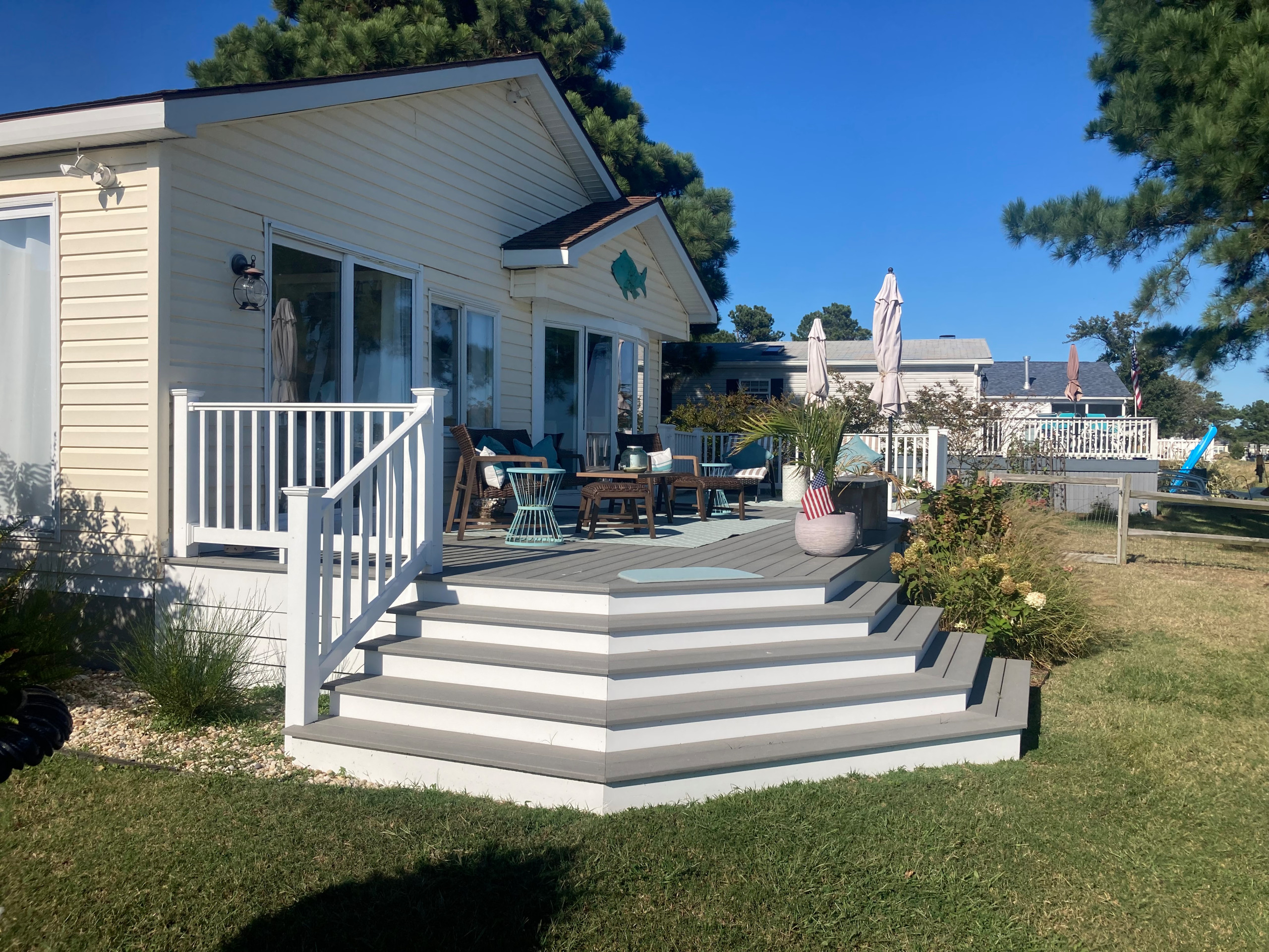 Gorgeous Grey & White Deck