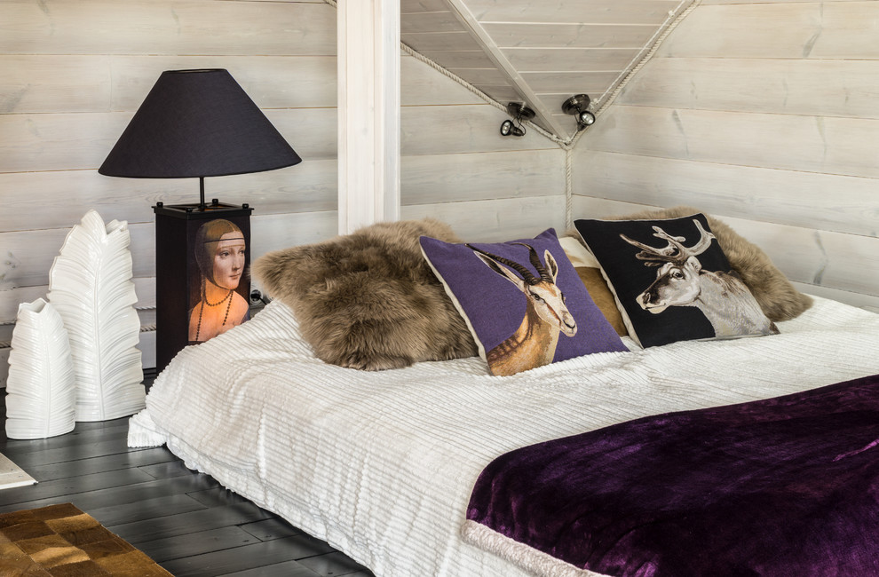 Черно-белая баня с яркими акцентами