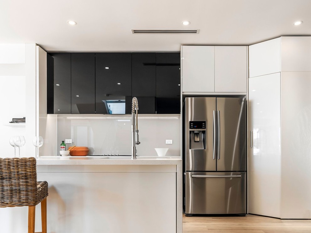 Contemporary kitchen in Sydney.