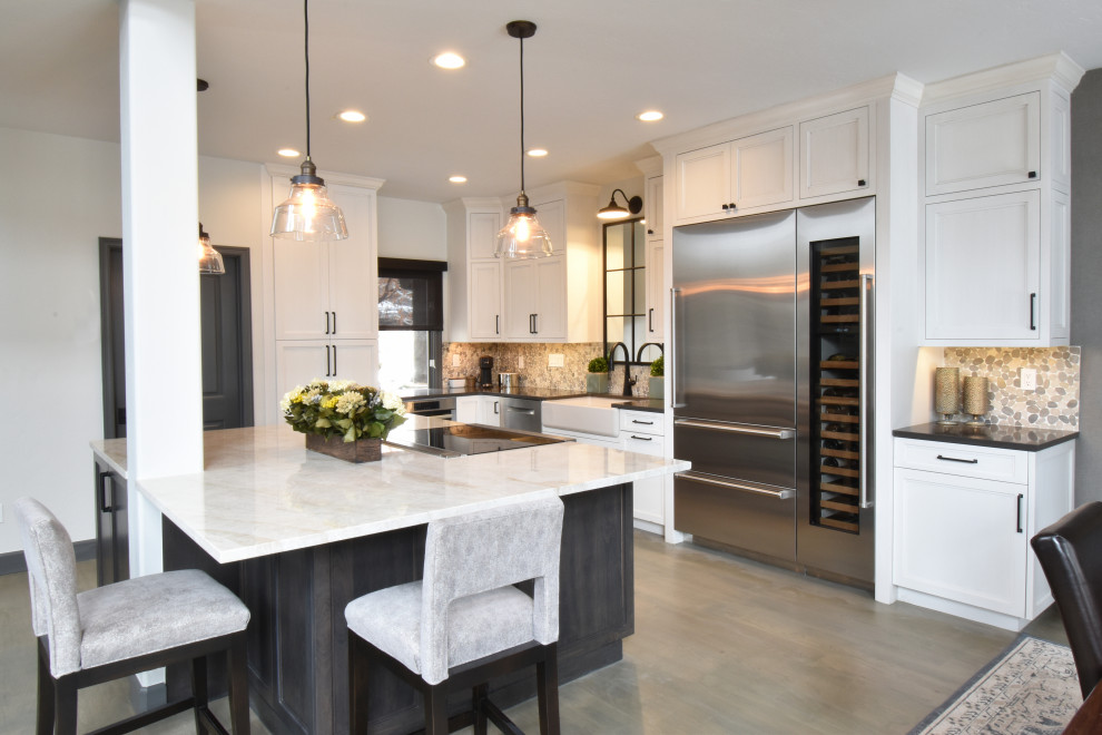 Home design - transitional home design idea in Denver