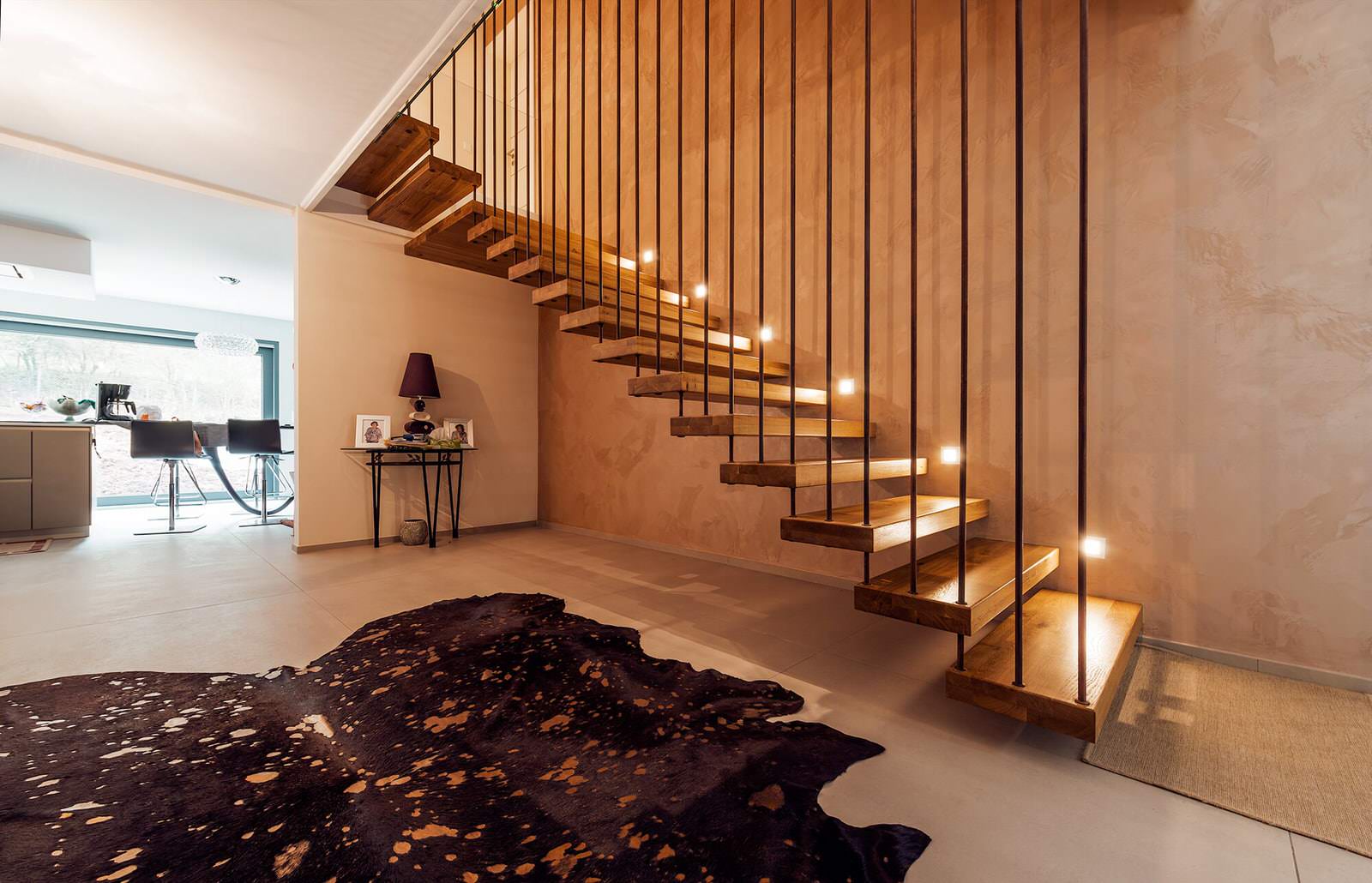 Консольная лестница с элементами ржавчины