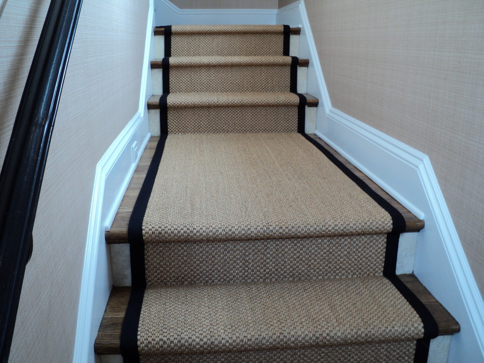 Exemple d'un escalier droit tendance.
