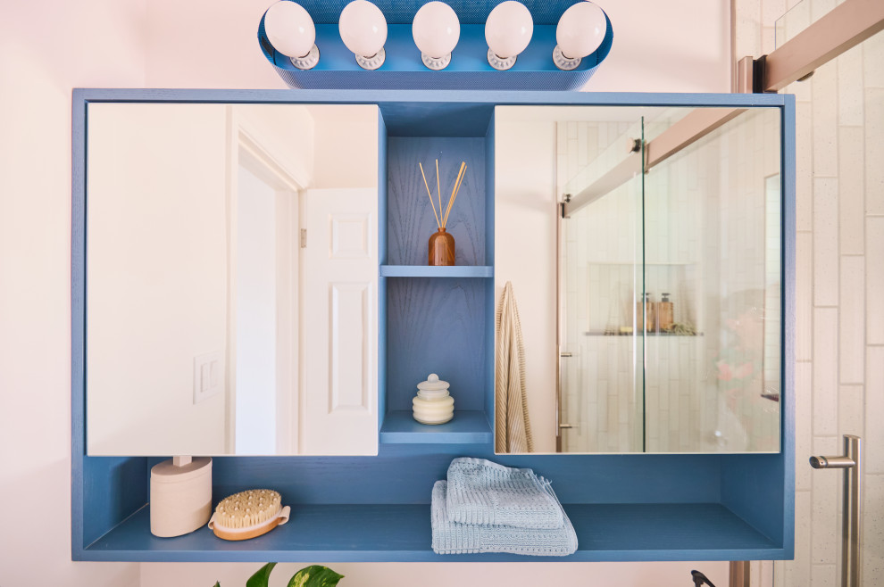 Bathroom - bathroom idea in Denver