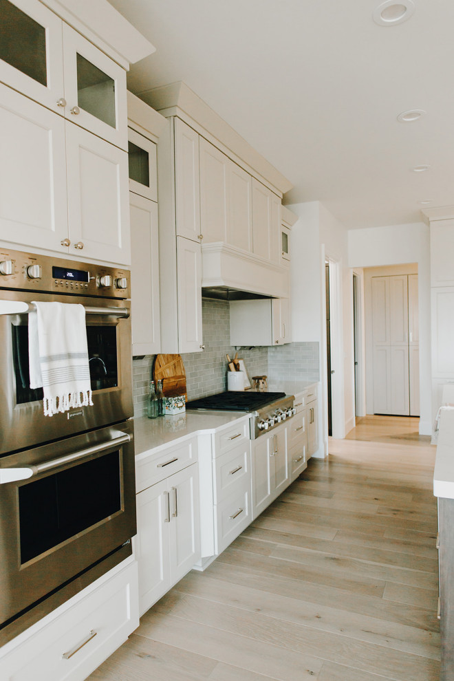 Transitional kitchen photo in Seattle