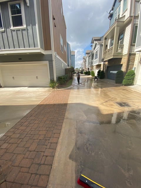 Pressure Wash 28,000sf Gated HOA 60 Homes