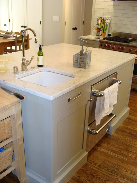 Extra sink and dishwasher drawers in the island - great ...