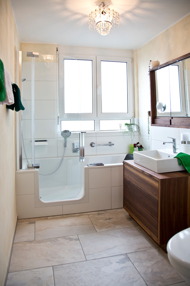 Klassisches Badezimmer in Sonstige