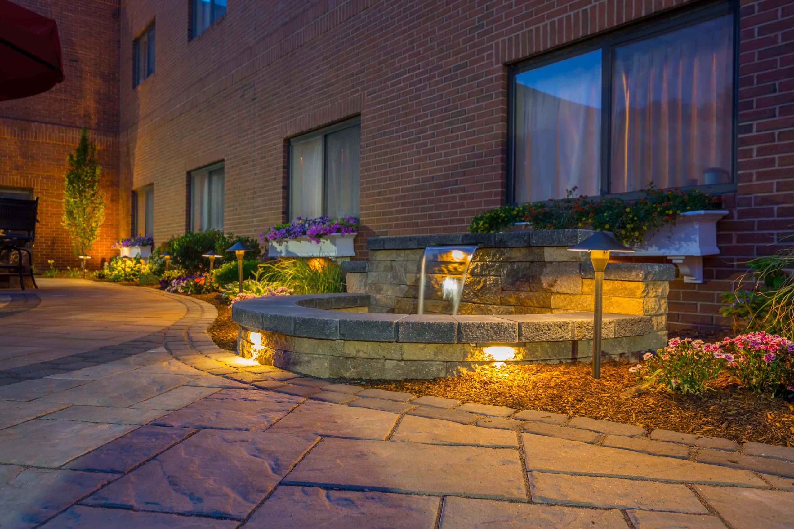 Wilmington, Massachusetts Courtyard