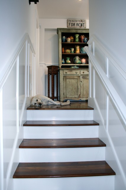 hallways and landings traditional-staircase