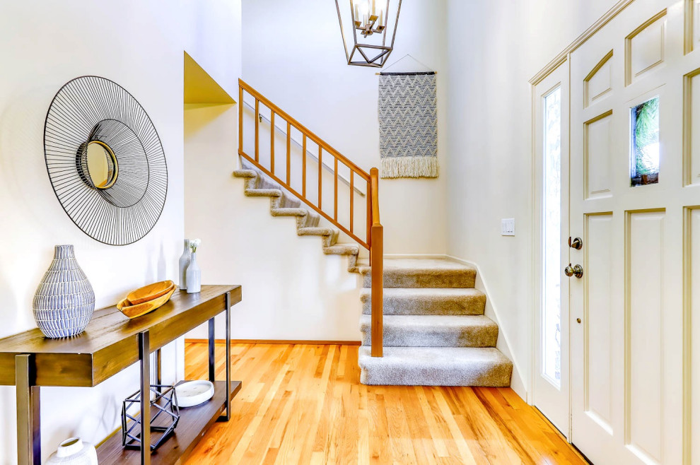 Transitional home design photo in Seattle