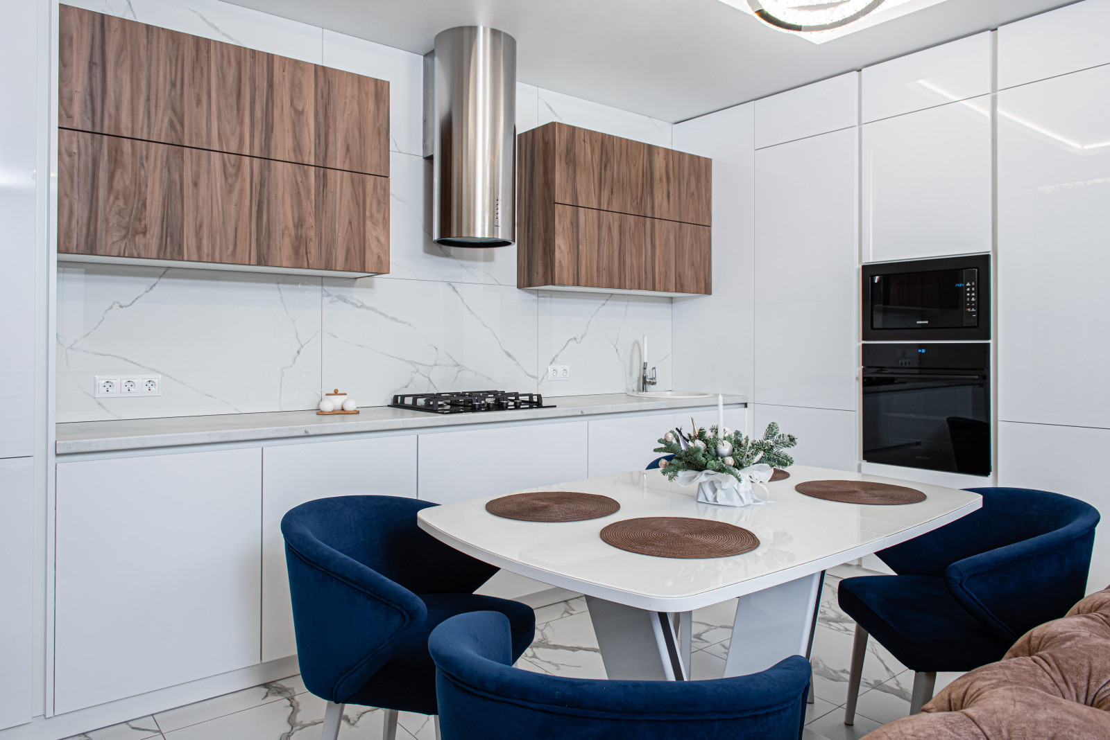 Дерево и глянец