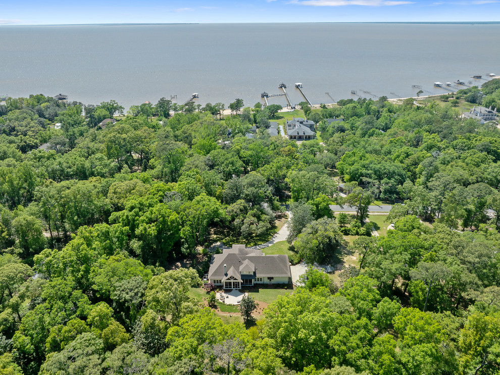 Montrose Oaks