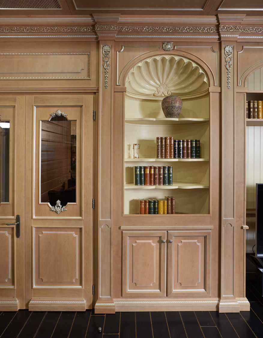 Каминный зал в классическом исполнении.