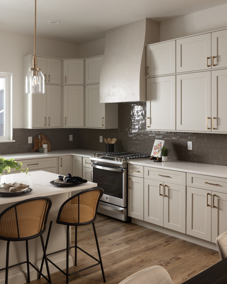 Kitchen - modern kitchen idea
