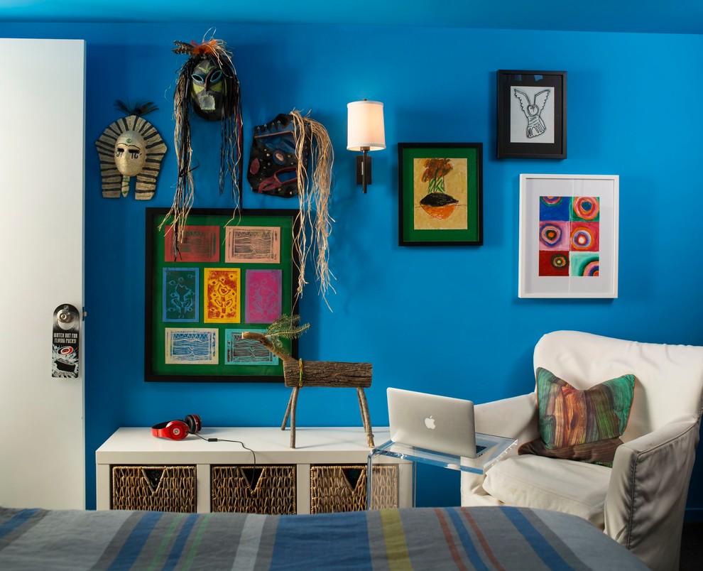 Inspiration for a transitional home design remodel in Charlotte